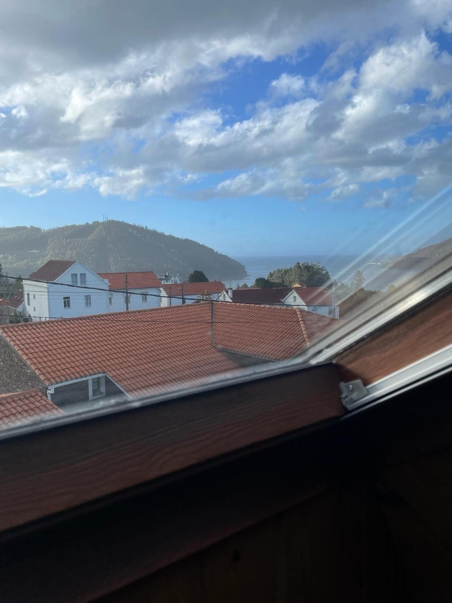 Beachfront Surf & Holiday House, Charming & Quiet Villarrube Bagian luar foto