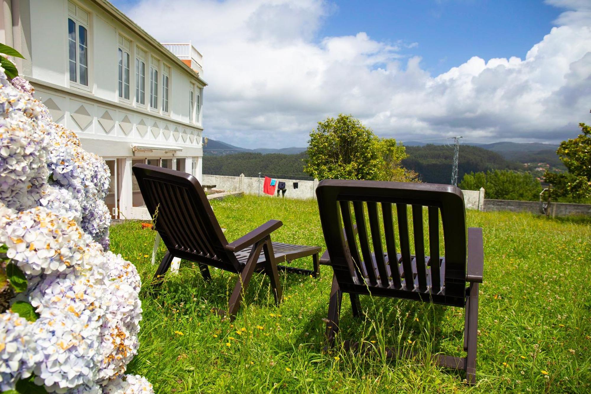 Beachfront Surf & Holiday House, Charming & Quiet Villarrube Bagian luar foto
